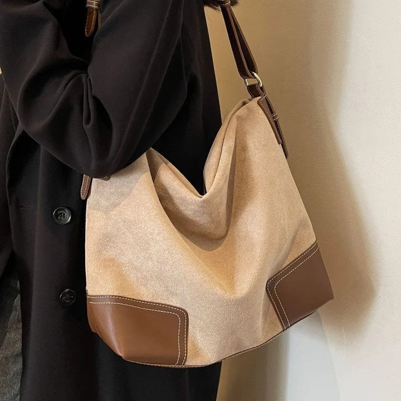 Daphne Relaxed Slouch Shoulder Bag